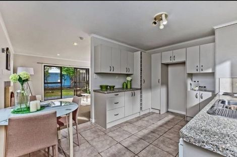 Photo of property in 1/138 Forrest Hill Road, Forrest Hill, Auckland, 0620