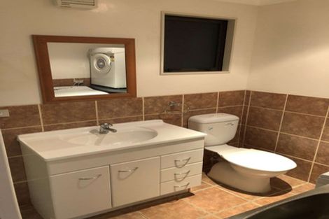 Photo of property in 17 Tide Close, Mount Wellington, Auckland, 1060