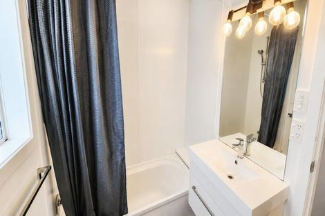 Photo of property in 48 Omata Road, Marfell, New Plymouth, 4310