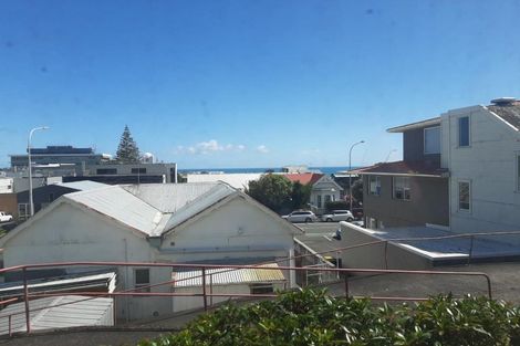 Photo of property in 32 Robe Street, New Plymouth, 4310