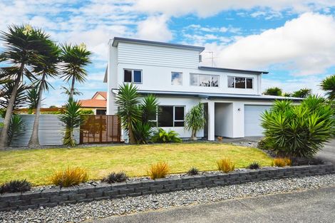 Photo of property in 10 Glenross Drive, Wattle Downs, Auckland, 2103