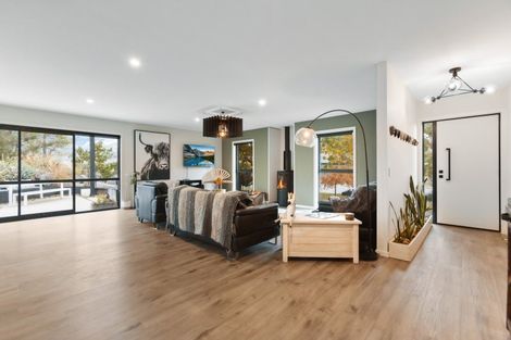 Photo of property in 77 Stratford Drive, Mount Pisa, Cromwell, 9383