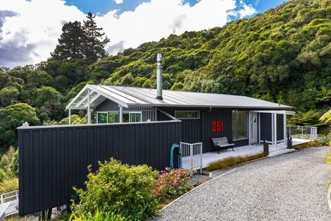 Photo of property in 251 Queen Charlotte Drive, Havelock, Picton, 7281