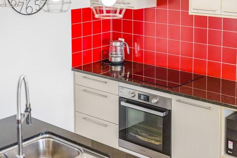 Photo of property in 33 Gala Place, Henderson, Auckland, 0612