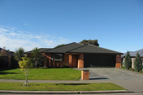 Photo of property in 37 Blue Gum Place, New Brighton, Christchurch, 8083