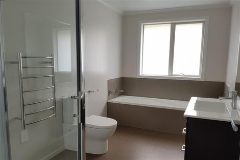 Photo of property in 39 Woodside Road, Massey, Auckland, 0614