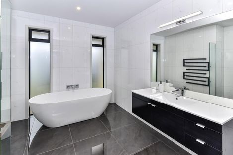 Photo of property in 133 Mcrobbie Road, Kingseat, Papakura, 2580