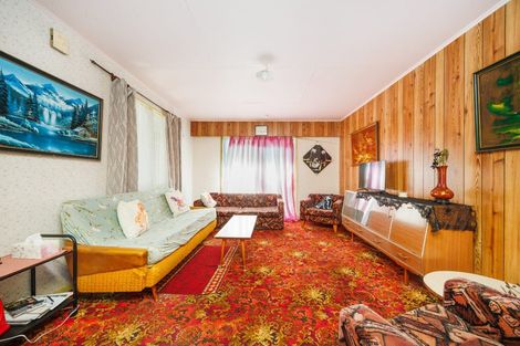 Photo of property in 34 Rhodes Drive, Kelvin Grove, Palmerston North, 4414