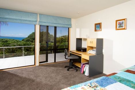 Photo of property in 2/19 Churchill Road, Murrays Bay, Auckland, 0630