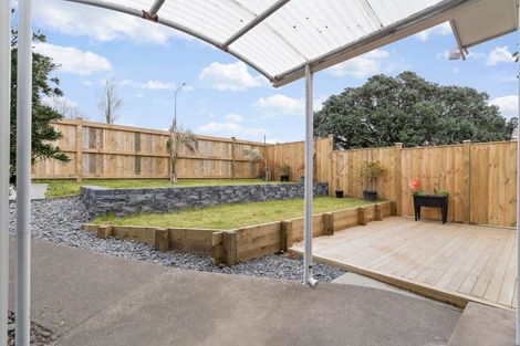 Photo of property in 4239a Great North Road, Glendene, Auckland, 0602
