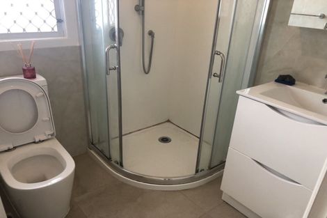 Photo of property in 100 Gossamer Drive, Pakuranga Heights, Auckland, 2010