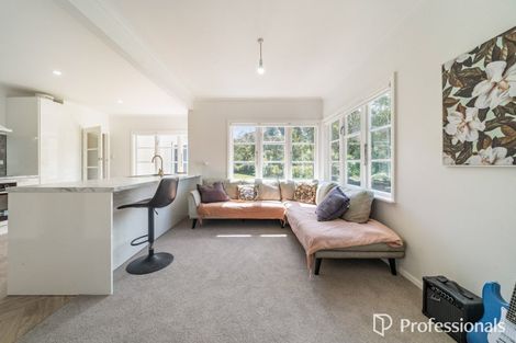 Photo of property in 6 Te Whiti Grove, Korokoro, Lower Hutt, 5012