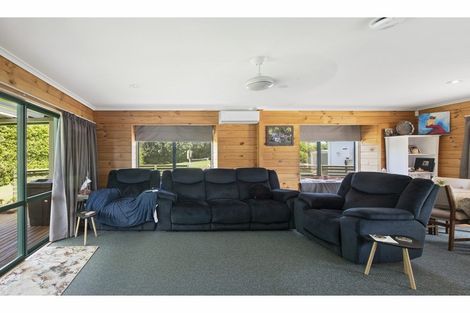 Photo of property in 135 Kitchener Road, Waiuku, 2123