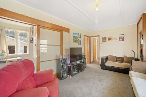 Photo of property in 53 Lyell Road, Outer Kaiti, Gisborne, 4010