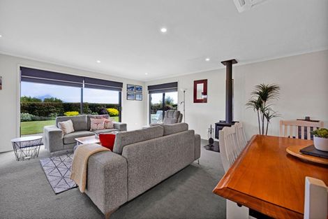 Photo of property in 472 Turuturu Road, Hawera, 4674