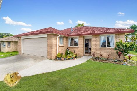 Photo of property in 13 Piriti Place, Weymouth, Auckland, 2103