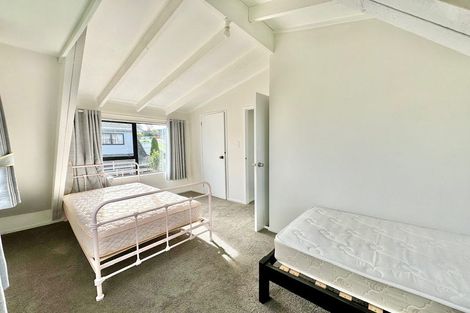 Photo of property in 2/16 Moxham Grove, Massey, Auckland, 0614