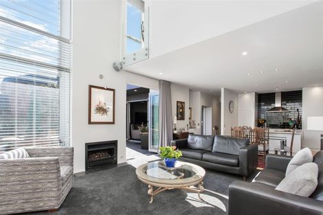 Photo of property in 10 Strowan Road, Strowan, Christchurch, 8052