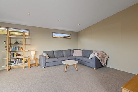 Photo of property in 5 Emerald Lane, Cashmere, Christchurch, 8022