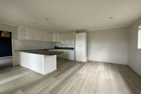 Photo of property in 21 Rimu Road, Stanmore Bay, Whangaparaoa, 0932