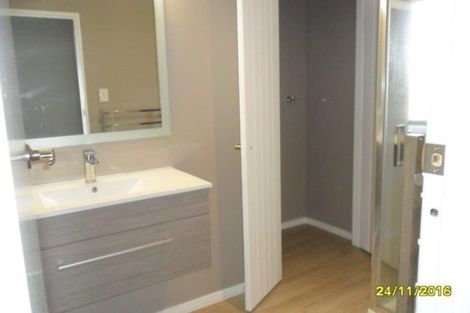 Photo of property in 47 Clare Street, Cambridge, 3434