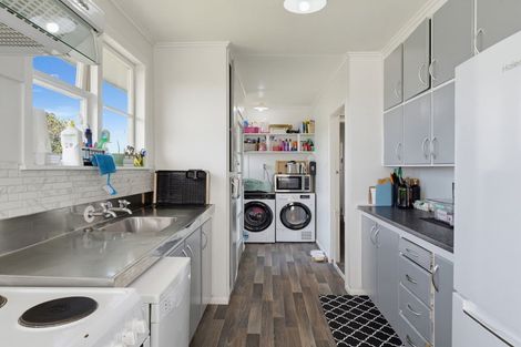 Photo of property in 12 Mosston Road, Castlecliff, Whanganui, 4501