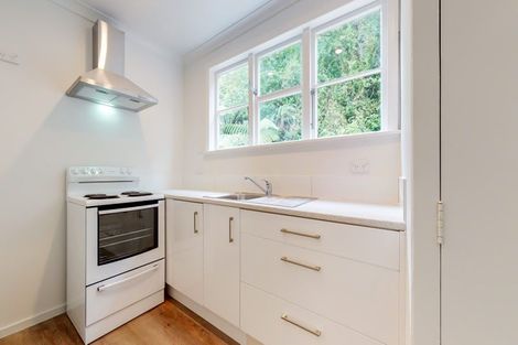 Photo of property in 5 Ranelagh Terrace, Karori, Wellington, 6012