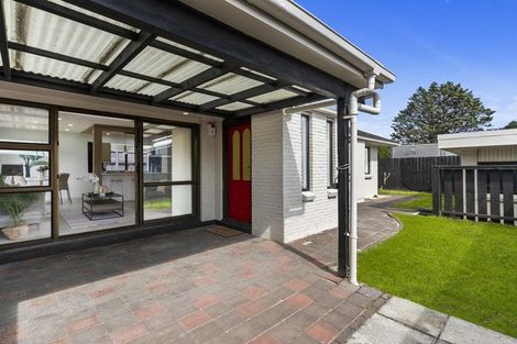 Photo of property in 1/49 Larne Avenue, Pakuranga Heights, Auckland, 2010