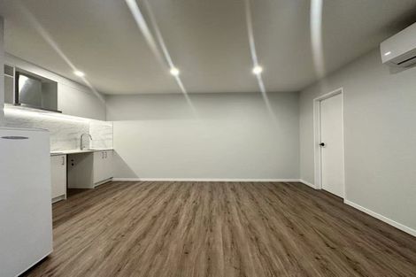 Photo of property in 15 Holiday Road, Stanmore Bay, Whangaparaoa, 0932