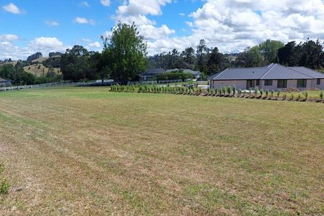 Photo of property in 2 Cherrywood Rise, Paparoa, 0571