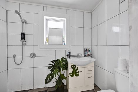 Photo of property in 10 Lincoln Street, Patea, 4520