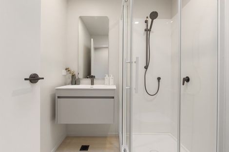 Photo of property in 247 Shakespeare Street, Leamington, Cambridge, 3432