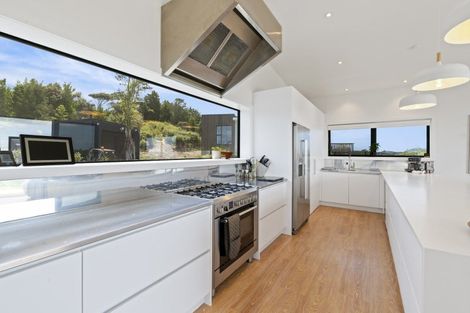 Photo of property in 246 Hillcrest Road, Wainui, 0931