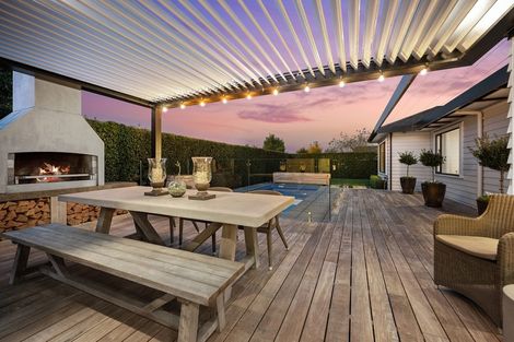 Photo of property in 33 Pohutukawa Parade, Riverhead, 0820