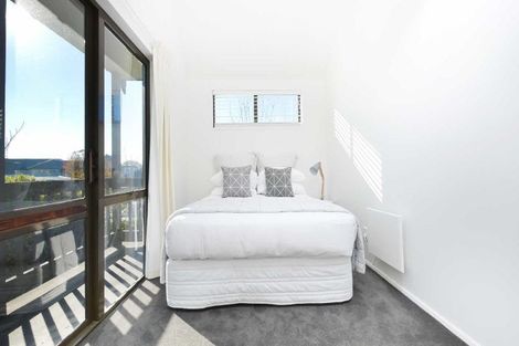 Photo of property in 72 Aikmans Road, Merivale, Christchurch, 8014