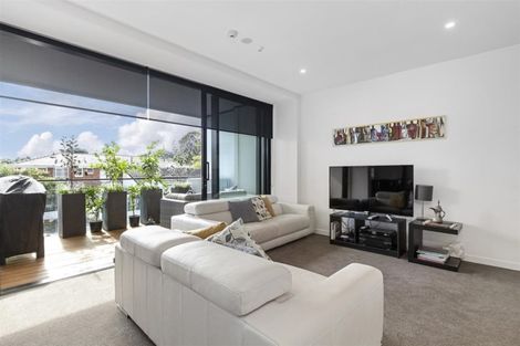 Photo of property in 107/8a Lake Pupuke Drive, Takapuna, Auckland, 0622