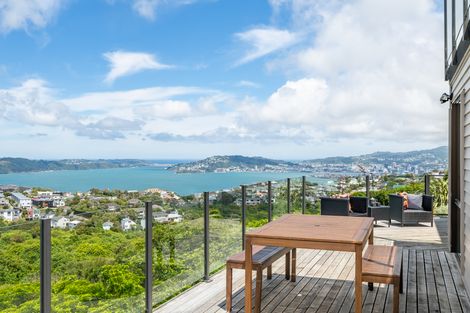 Photo of property in 42 Gurkha Crescent, Khandallah, Wellington, 6035