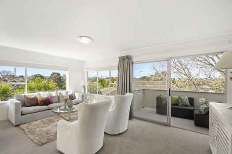 Photo of property in 3/22 Waitemata Road, Hauraki, Auckland, 0622