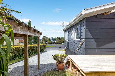 Photo of property in 9 Sunlight Promenade, Snells Beach, 0920