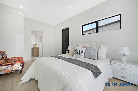 Photo of property in 63 Whare Kauri Road, Papakura, 2110