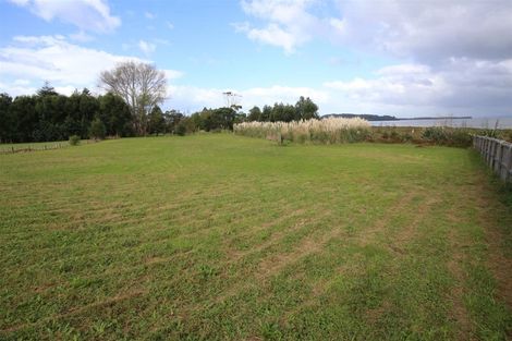 Photo of property in 61 Athenree Road, Athenree, 3177