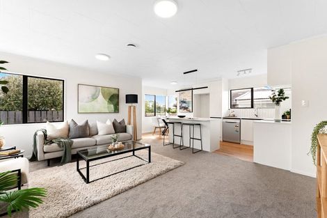 Photo of property in 2/7 Rewarewa Road, Te Atatu Peninsula, Auckland, 0610