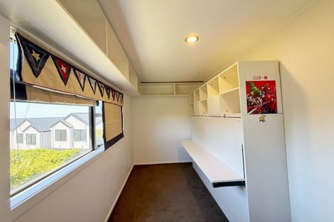 Photo of property in 113 Luckens Road, West Harbour, Auckland, 0618