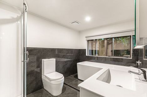 Photo of property in 12 Valerie Crescent, Okura, Albany, 0792