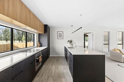 Photo of property in 15 Rubus Street, Wanaka, 9382