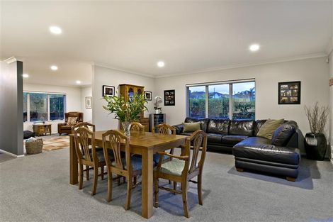 Photo of property in 45 Bartlett Drive, Silverdale, 0932