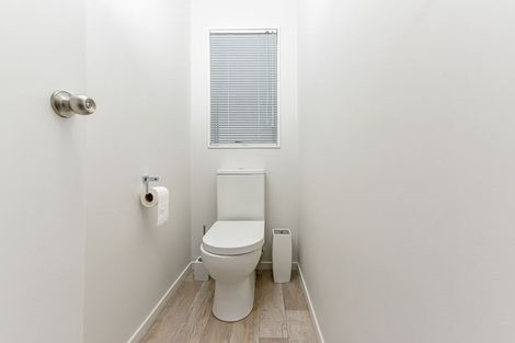 Photo of property in 4/26 Midgley Road, West Harbour, Auckland, 0618