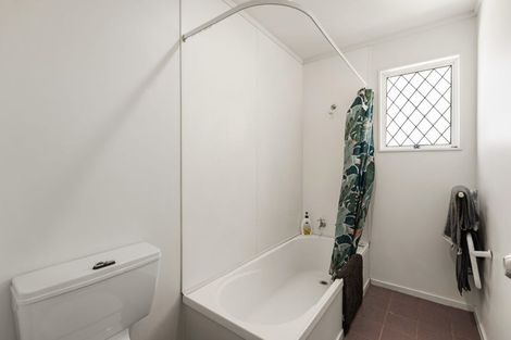 Photo of property in 6 Erskine Close, Island Bay, Wellington, 6023