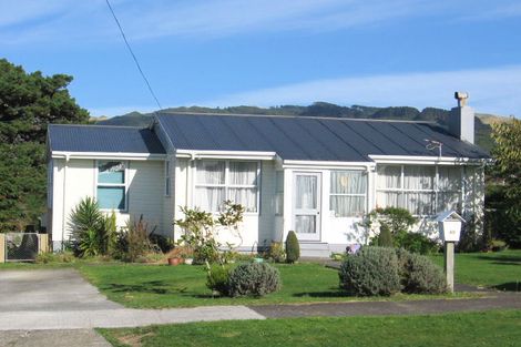 Photo of property in 49 Whanga Crescent, Titahi Bay, Porirua, 5022