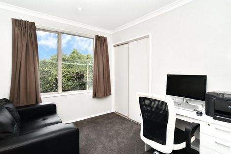 Photo of property in 23 Papaumu Green, Parklands, Christchurch, 8083